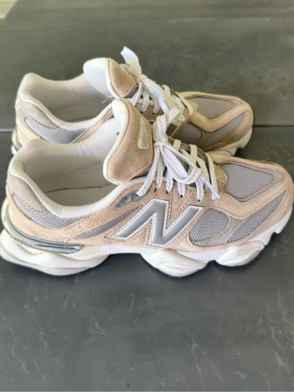 New Balance 9060 sneakers M sz 8, W sz 9.5 - Picture 3 of 9